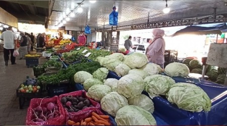 Pazaryerlerinde kışlık alışveriş telaşı başladı