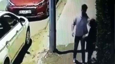 Pendik'te genç kıza sokak ortasında şiddet