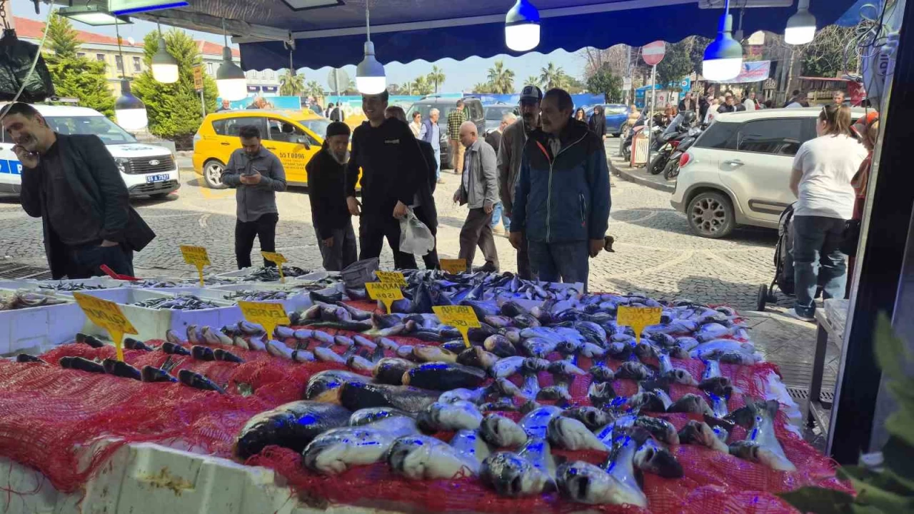 Ramazan'da bal�k tezgahlar�nda sakinlik