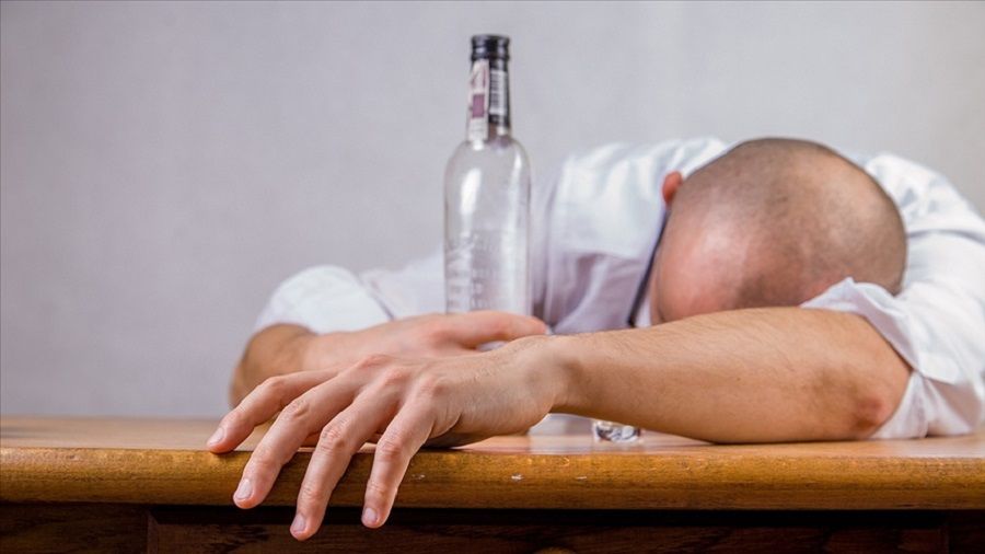 Reddedilme korkusu ve alkol kullan�m bozuklu�u aras�ndaki ba�lant�