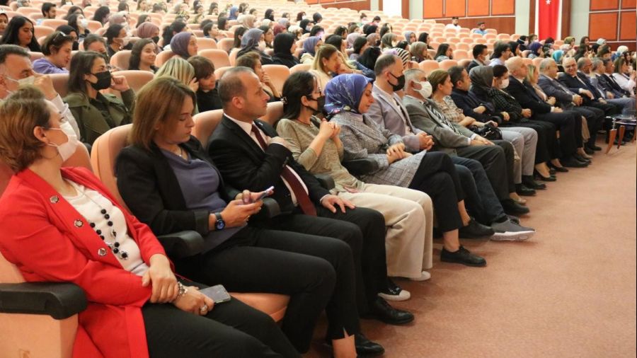 Rektörden ebelik mesleğinin önemine vurgu