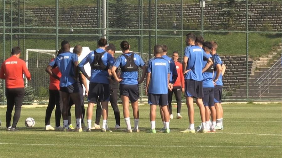 Rizespor evinde galibiyet pe�inde