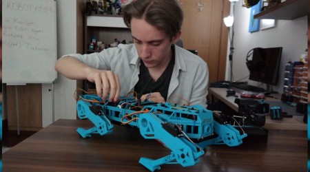 Robot köpek ile Türkiye 3'üncüsü oldu