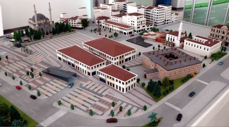 Saathane Meydan kendine geliyor