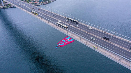 Şampiyonun bayrağı boğazı güzelleştirdi
