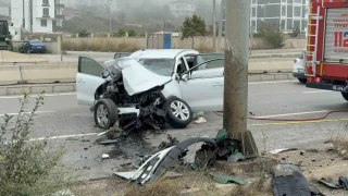 Samsun'da otomobil dire�e �arpt�: 1 �l�, 3 yaral�