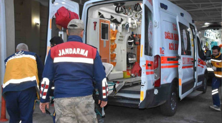 Şanlıurfa'da bebek kamyonetin altında kaldı