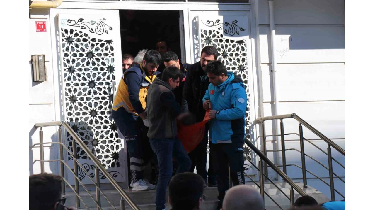 Şanlıurfa'da bir kadın 2 kızını öldürüp intihar etti