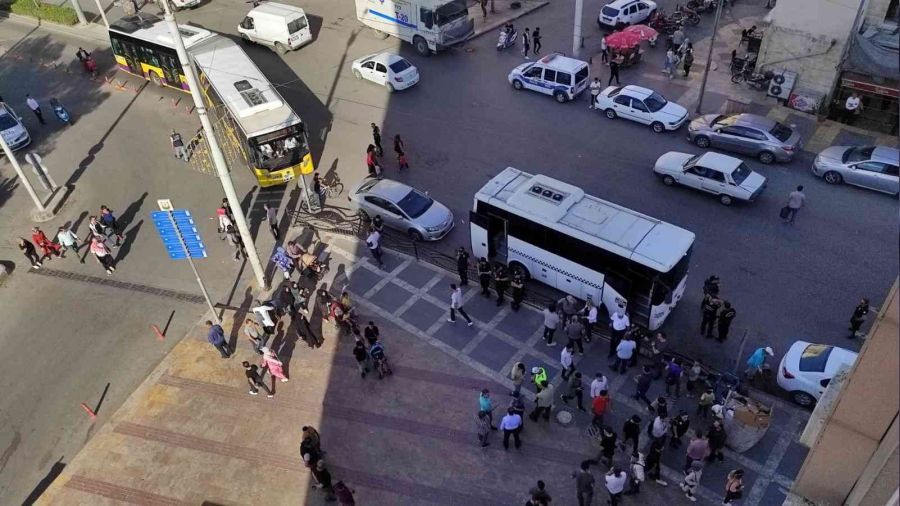 �anl�urfa'da HDP'lilerin izinsiz y�r�y���ne 5 g�zalt�