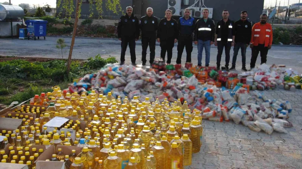 �anl�urfa'da yine kullan�m tarihi ge�mi� tonlarca g�da �r�n� ele ge�irildi