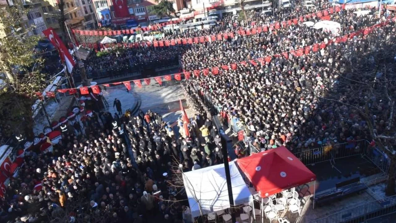 Şehit Piyade Uzman Çavuş Ahmet Köroğlu'nu Giresun'da binlerce kişi uğurladı