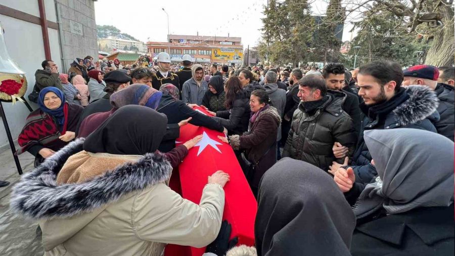 ehit temen, ocuuyla birlikte son yolculuuna uurland