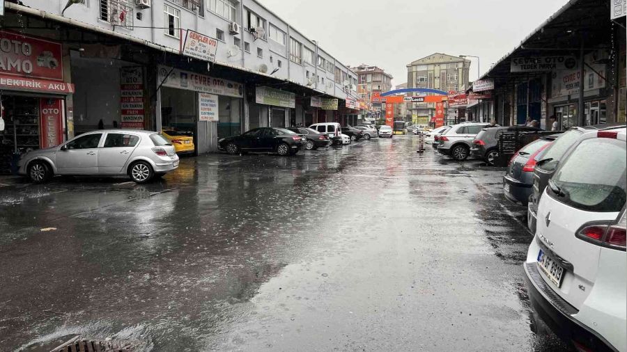 Selde kalan araçların masrafı cep yakıyor