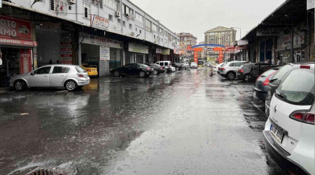 Selde kalan araçların masrafı cep yakıyor