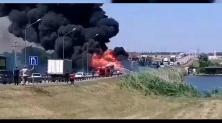 Seyir halindeki kamyon alev topuna döndü
