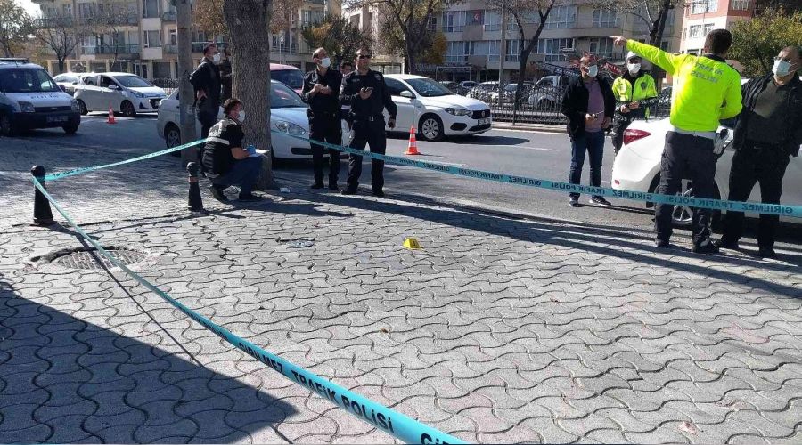 Silahl kz kafeye gelip 14 yandaki kz vurdu