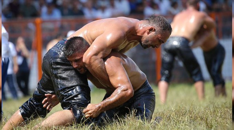 Sıra Elmalı Yağlı Güreşleri'nde