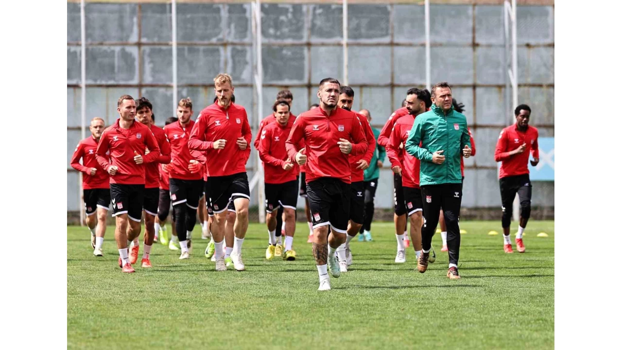 Sivasspor kritik Antalyaspor maçı hazırlıklarını tamamladı