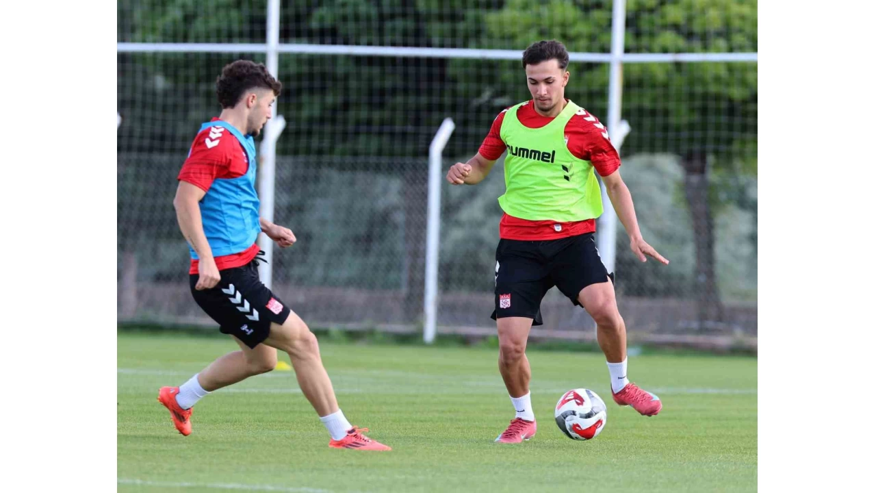 Sivasspor yeni sezona haz�rlan�yor