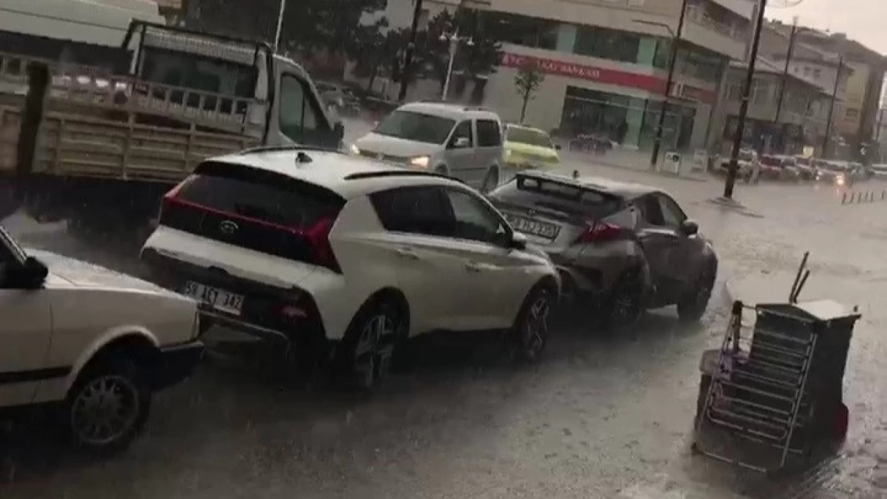 Sivas'ta dolu yağışı etkili oldu