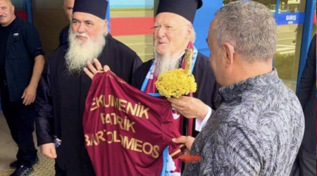 SKANDAL: Bartholomeos'a 'Ekümenik' unvanlı Trabzonspor forması