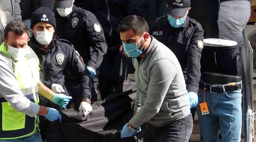 So�ukkanl� katil zanl�s� silah� po�ete koyup d�kkandan ��kt�