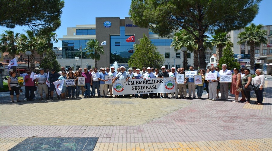 Söke'de emeklilerden maaş ve zam tepkisi