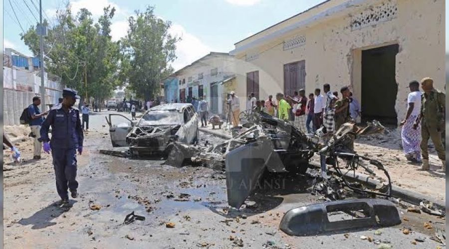 Somali'de bombal� sald�r�: 2 �l�
