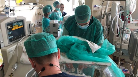 Suriyeli anne altız bebek doğurdu