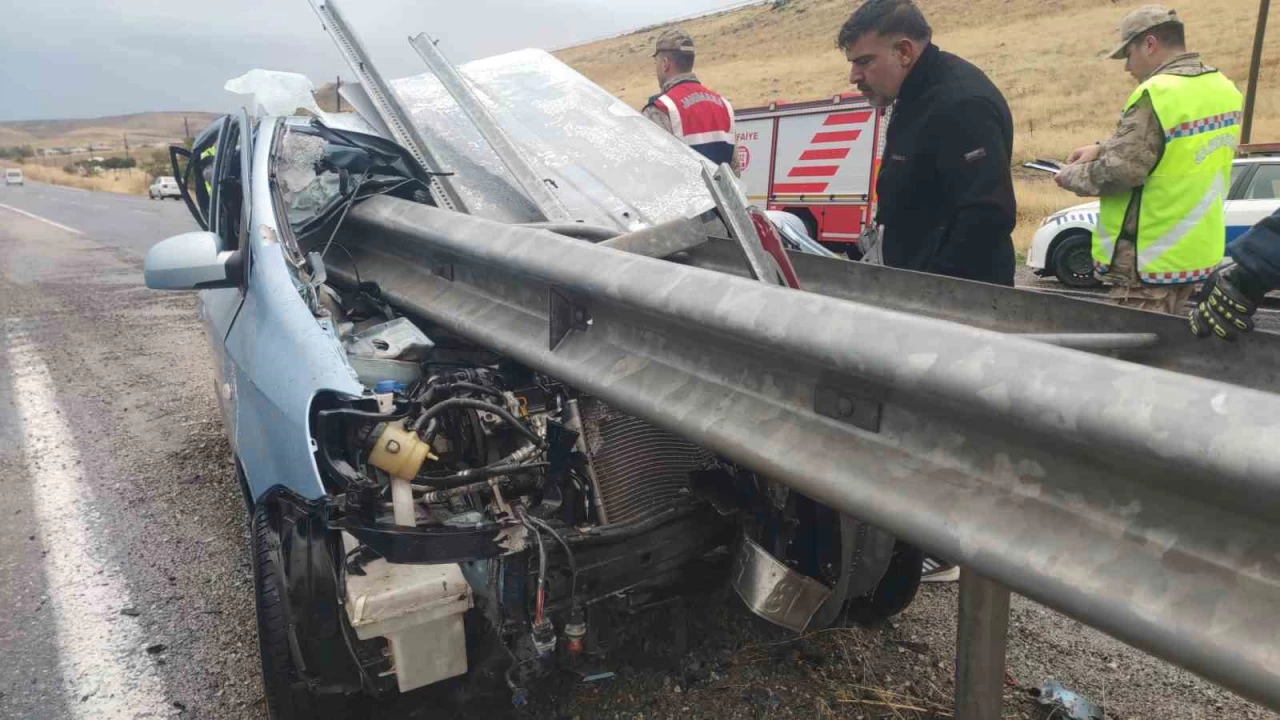Sürücü bu otomobilden sağ çıktı