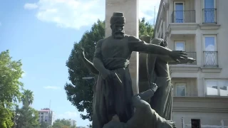 St mam: Bir kurunla balayan direniin ad