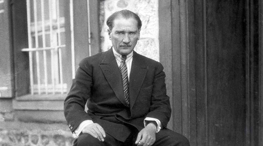 Tan�klar�n dilinden Atat�rk��n dindarl���  -2