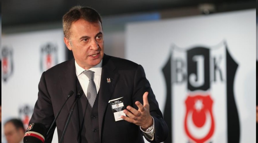 Taraftara çattı, adaylığını açıkladı