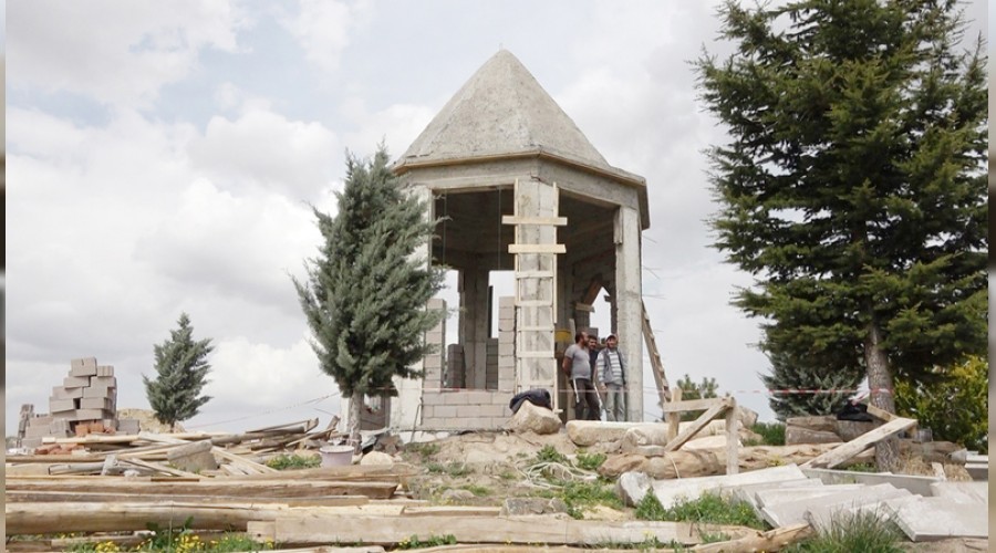 Tarihi trbede restorasyon sryor