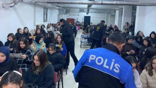 Tekirdağ'da kız öğrencilere KADES eğitimi