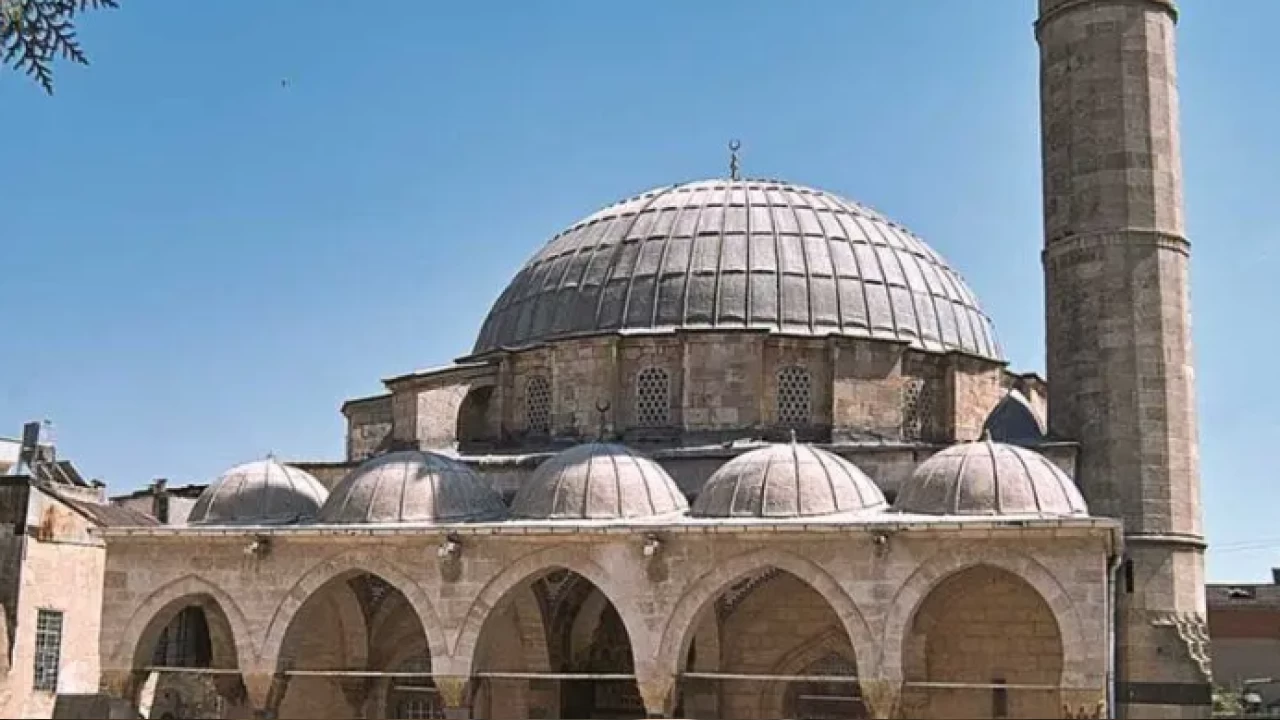 Tekke Camii: Tarihi ve mimari bir şaheser