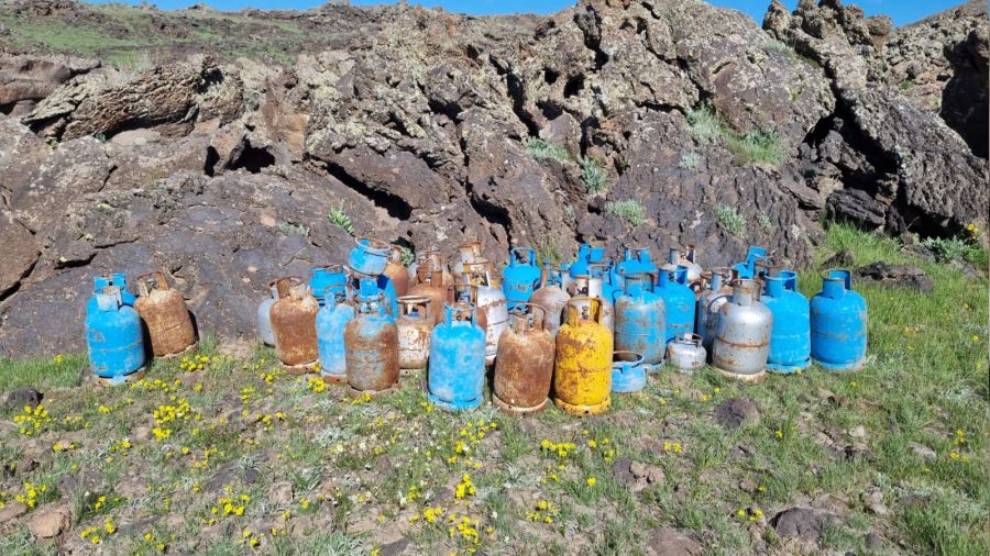 Tendürek Dağı'ndaki mağarada 95 adet tüp ele geçirildi
