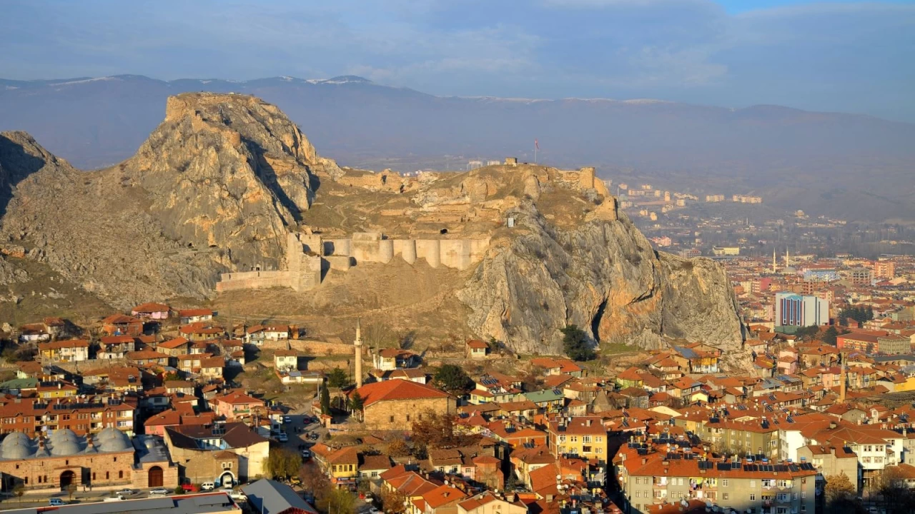 Tokatn tarihi dokusu ve doal harikalar