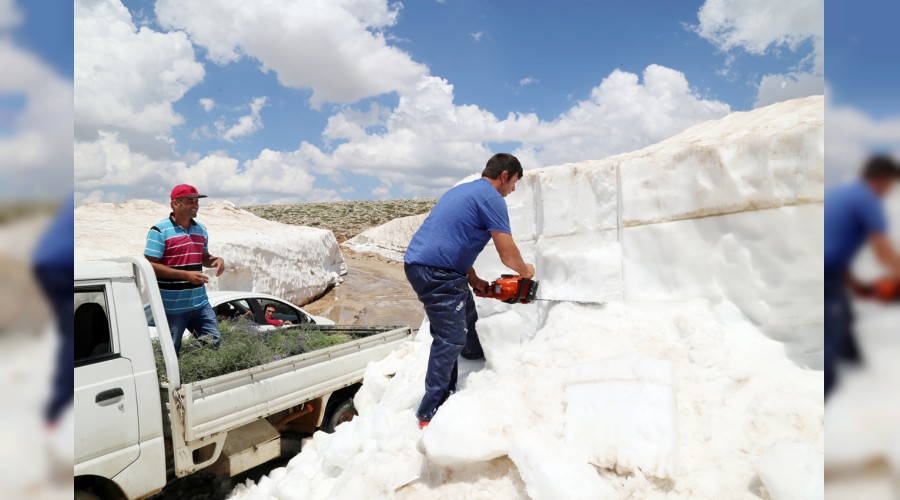 Toroslar'daki kar ge�im kayna�� oldu