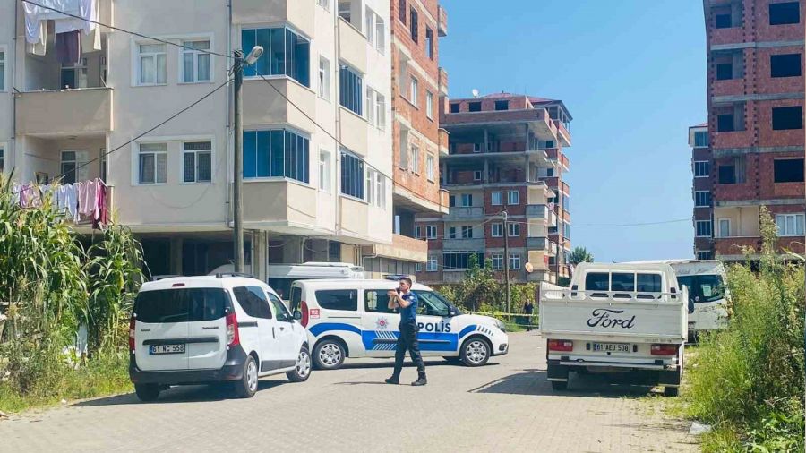 Trabzon'da akrabalar aras�nda kavga: 1'i a��r 2 yaral�