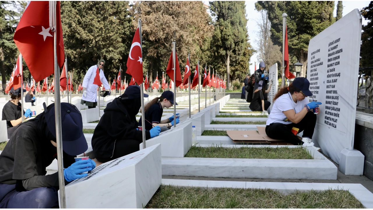 Trabzon'da lise öğrencilerinden takdirlik hareket