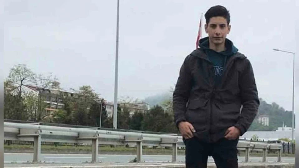 Trabzon'da motosiklet tutkunu gen� hayat�n� kaybetti