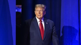 Trump, pazartesi gn Putin ve Zelenskiy ile "atekes srecini" grecek