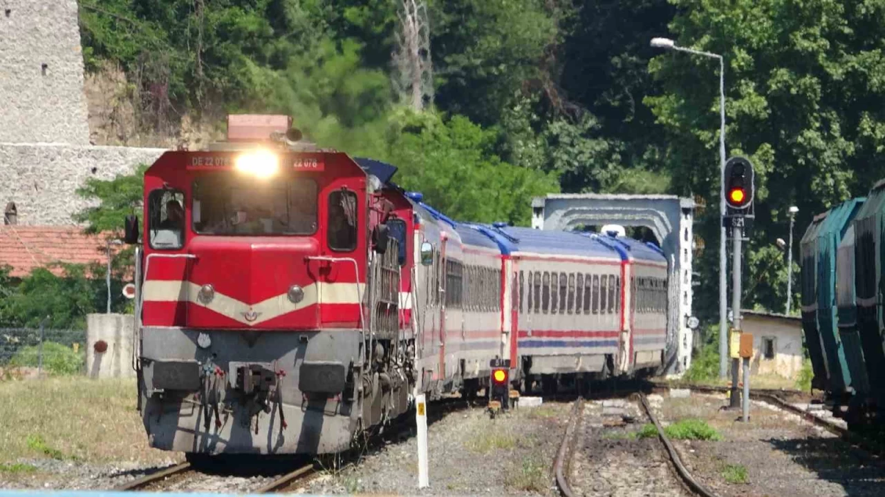 Turistik Karaelmas Ekspresi Zonguldak'a ulaştı