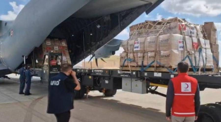 Türkiye'nin Gazze'ye yardım için gönderdiği uçaklar Mısır'a ulaştı