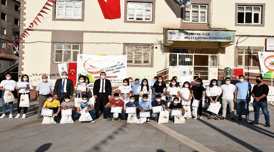 Uludere e�itimde ba�ar�ya ko�uyor