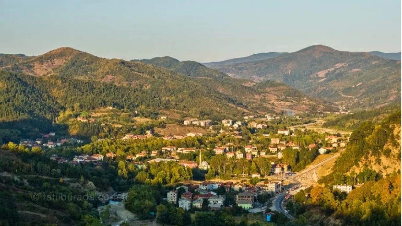 Ulus İlçesinin tarihi, kültürü, tarihi yapıları ve halkın sorunları