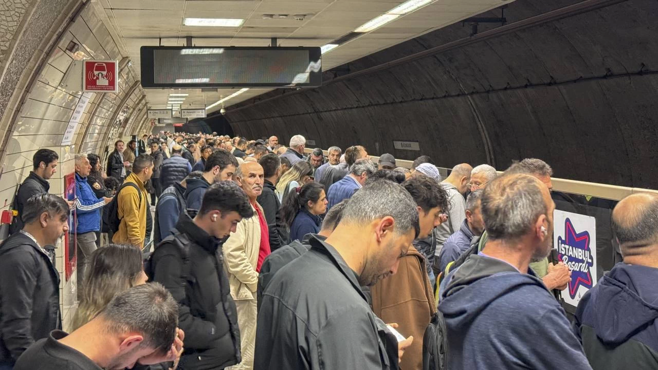 skdar-Samandra Metro Hatt'ndaki aksaklk 40 saattir giderilemedi