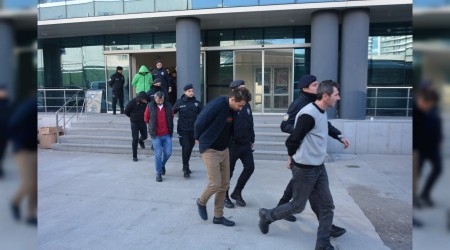 Uyuşturucu tacirlerine şafak baskını