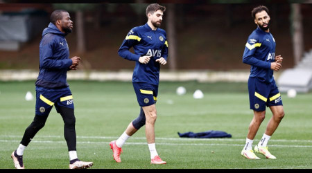 Valencia, Peres ve Nazım çalışmalara başladı